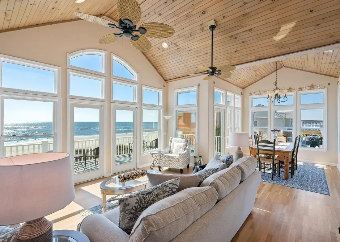 6901 W Beach Drive, Oak Island, North Carolina, United States. - Photo 6