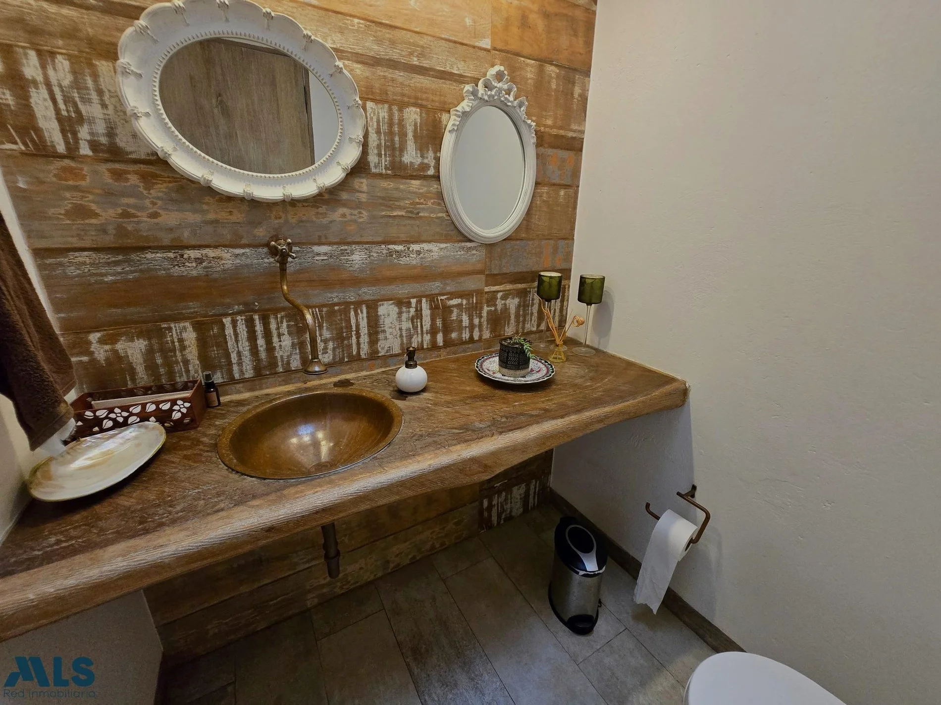 Gallery photo 2