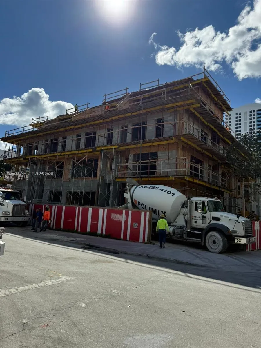 1425 Bay Rd, Miami Beach, Florida, United States. - Photo 1