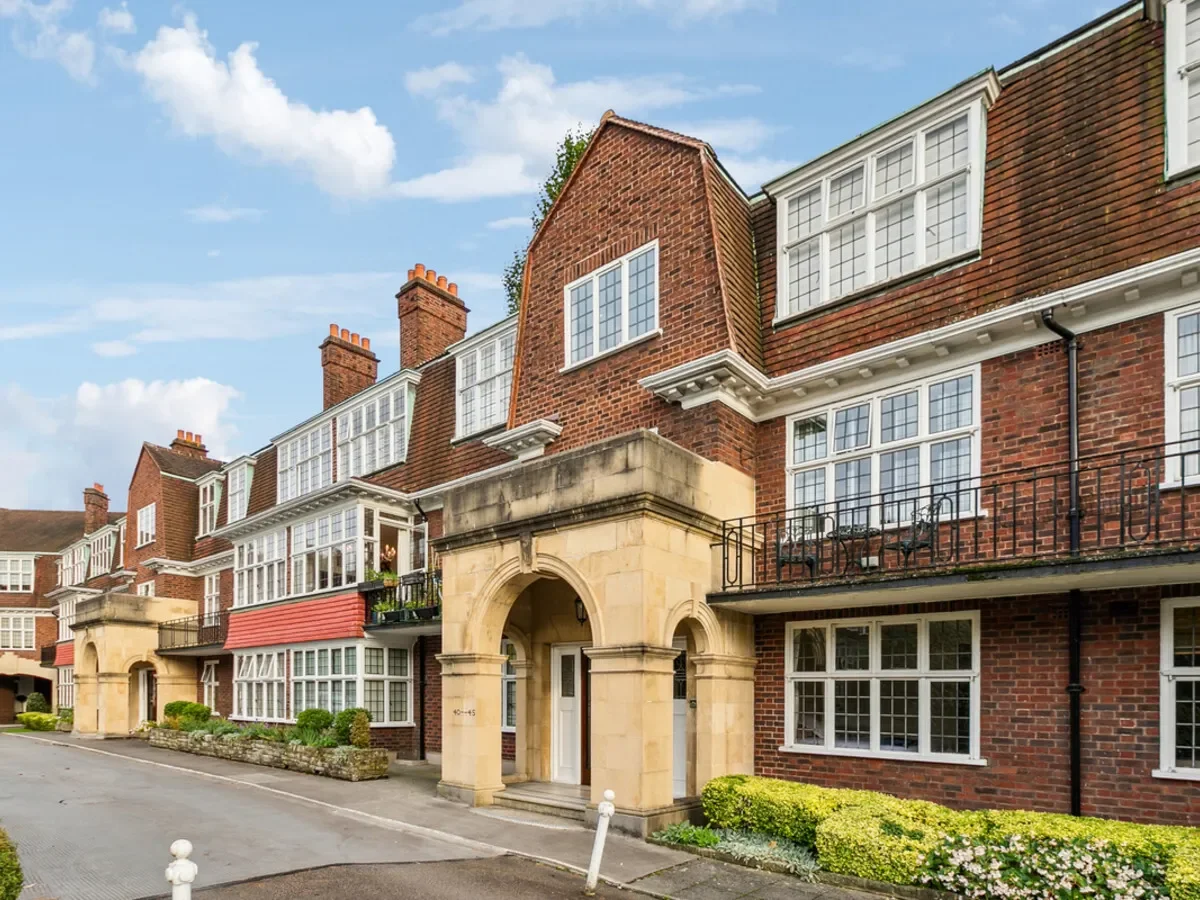 Friars Lane, London, TW9, Richmond, England, United Kingdom. - Photo 6