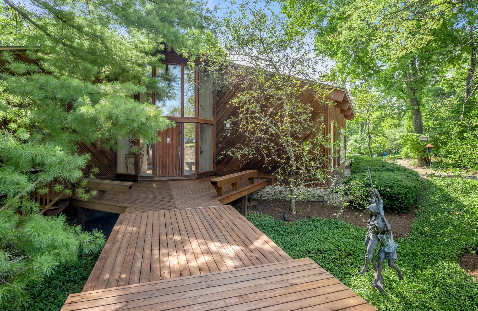 1404 Meganwood Circle, Lexington, KY 40502, Lexington, Kentucky, United States. - Hero Image