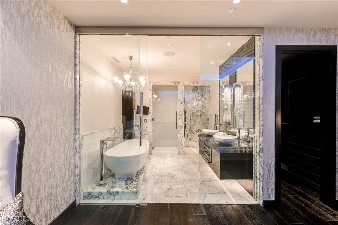 3750 Las Vegas Boulevard 4107, Las Vegas, Nevada, United States. - Photo 33