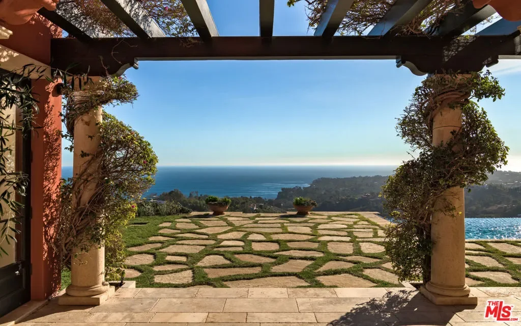 6093 Murphy Way, Malibu, California, United States. - Photo 9