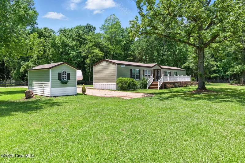 410 E Barefoot Road, Newton Grove, North Carolina, United States. - Photo 62