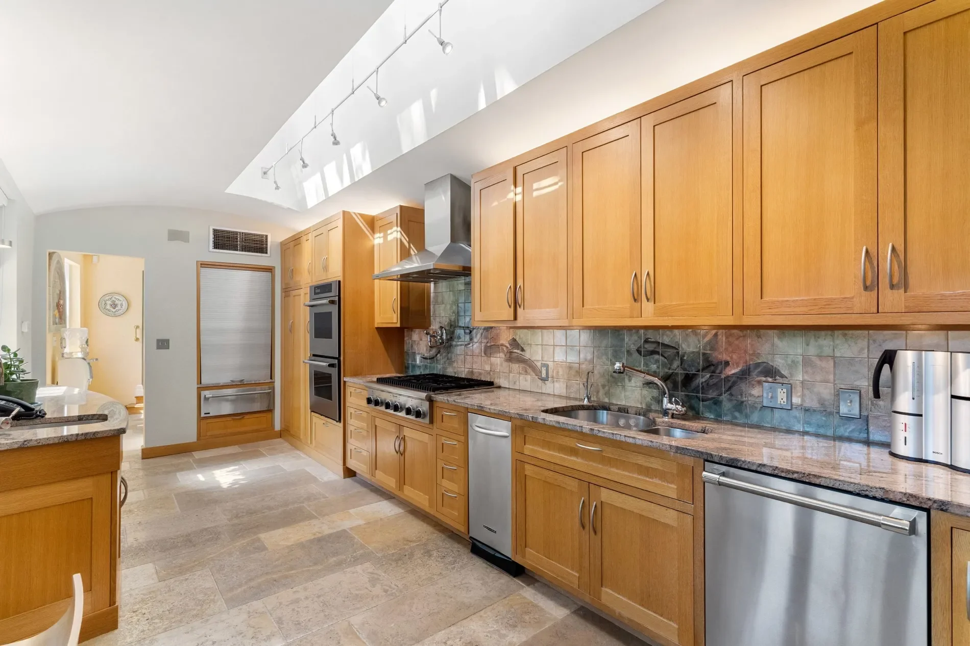90 Mount Vernon St, Boston, MA 02108, Boston, Massachusetts, United States. - Photo 15
