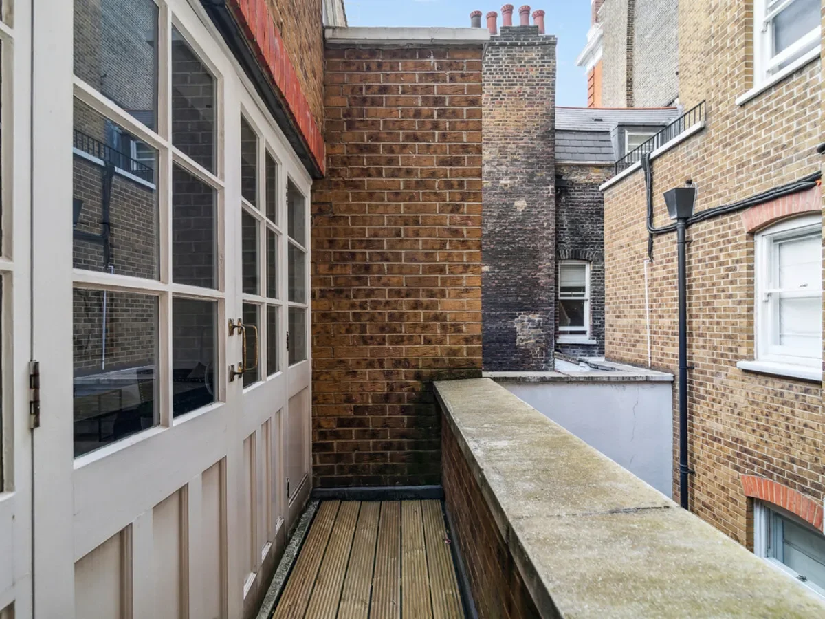 Berkeley Mews, London, W1H, London, England, United Kingdom. - Photo 3