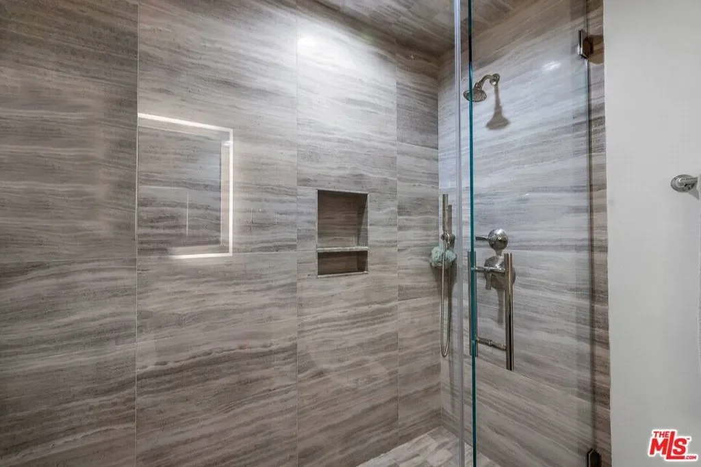 3110 Benedict Canyon Drive, Beverly Hills, California, United States. - Photo 28