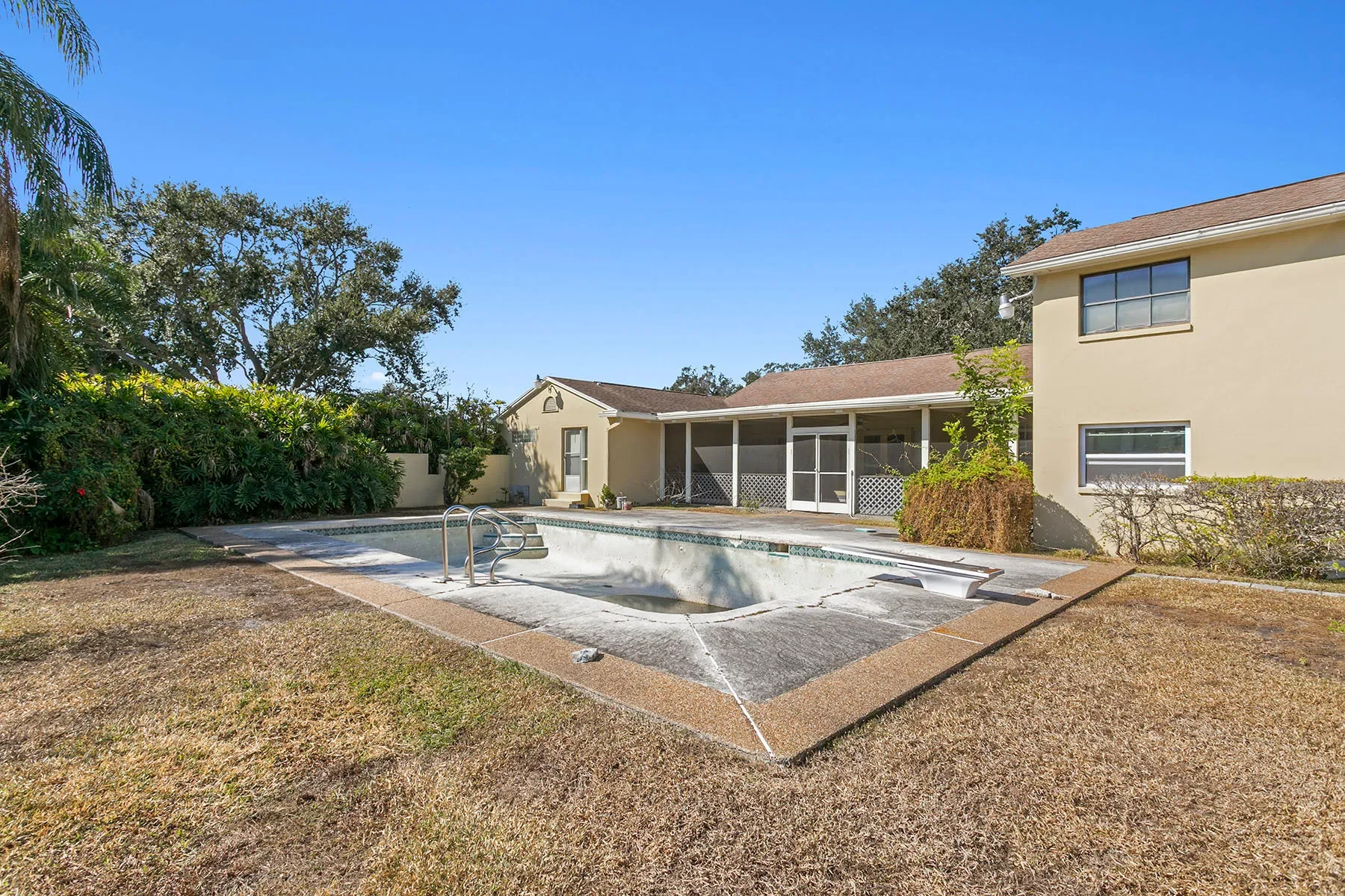 Exterior photo 10