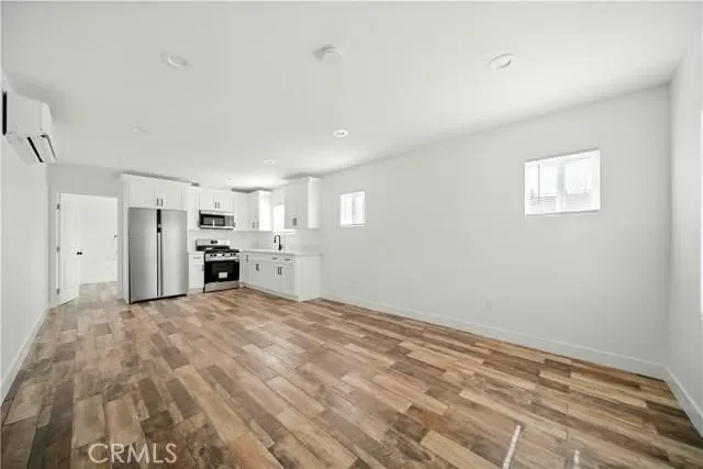523 W 78th Street, Los Angeles, CA 90044, Los Angeles, California, United States. - Photo 31