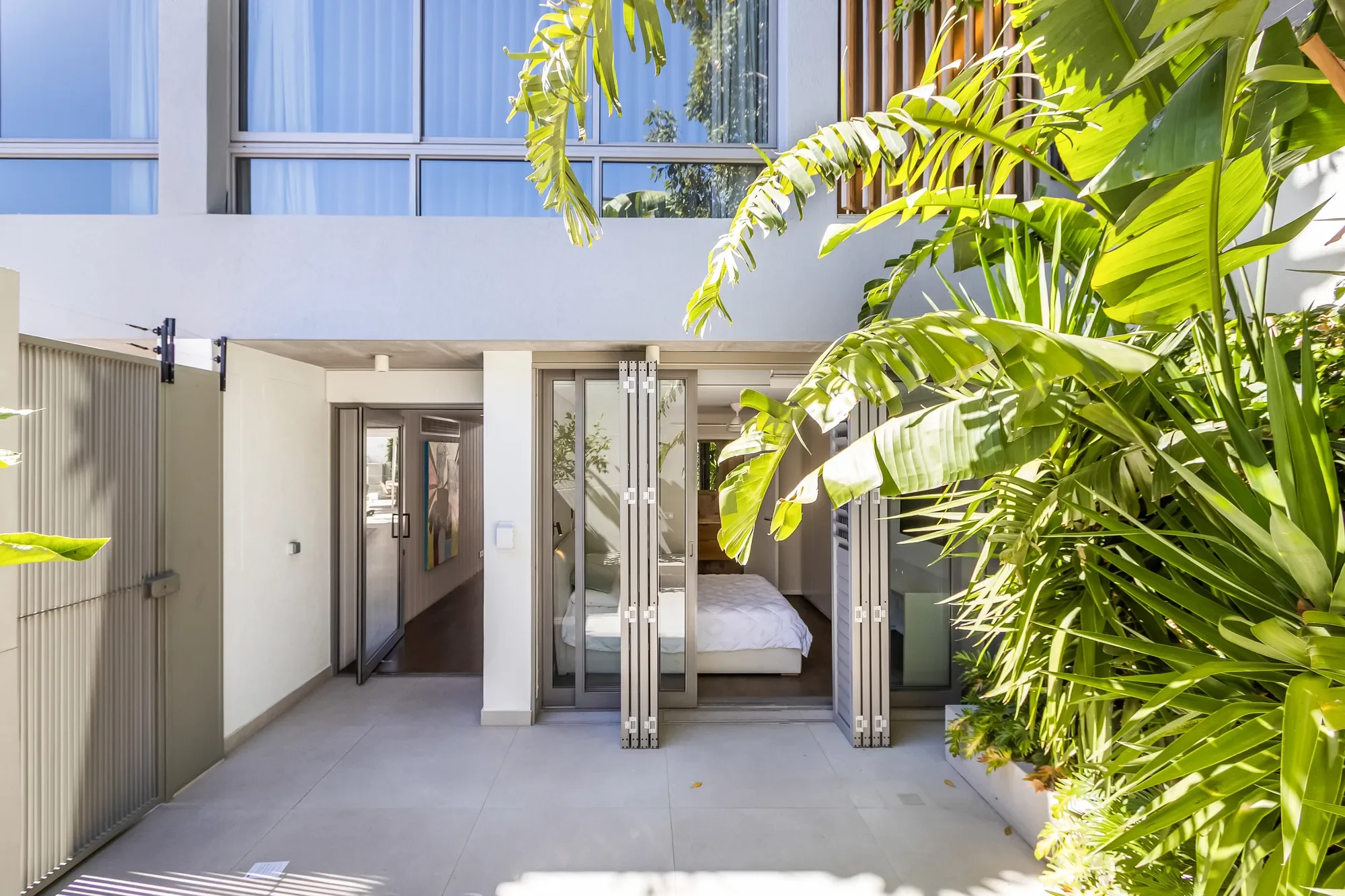 Exterior photo 10