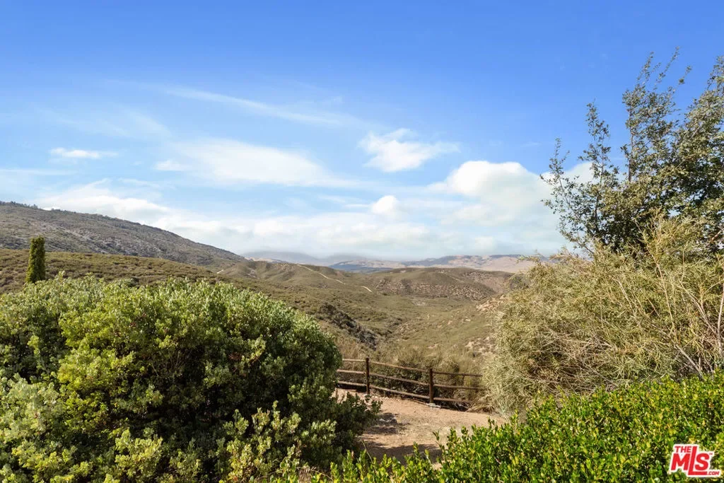 28765 Pine Canyon Road, Lake Hughes, California, United States. - Photo 24