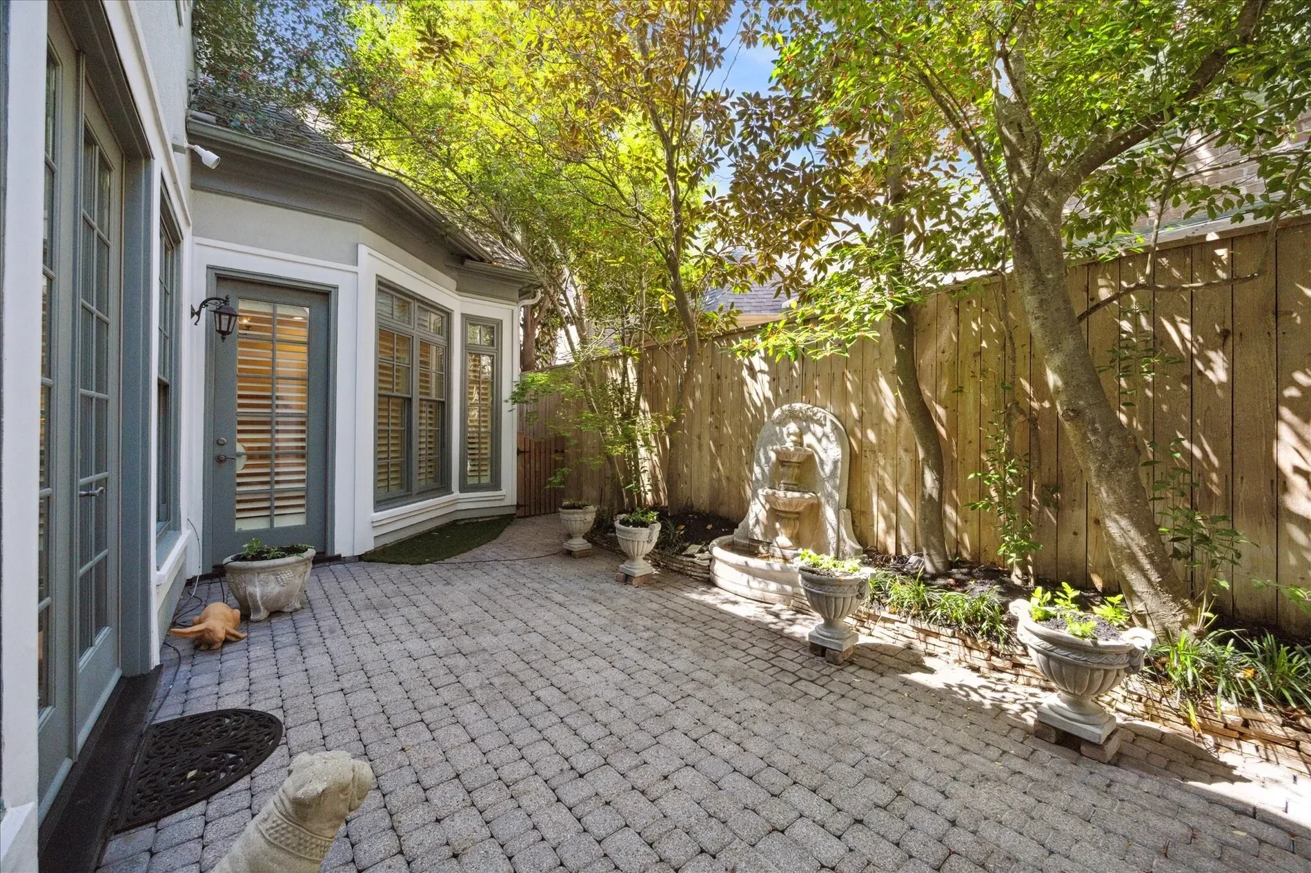 1 Exbury Way, Houston, TX 77056, Houston, Texas, United States. - Photo 27