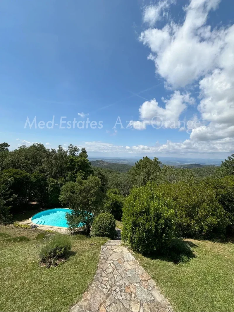 La Garde-Freinet, Provence-Alpes-Côte d'Azur, France. - Photo 9