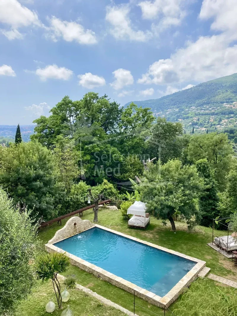 Charming Villa with Pool in Scenic Magagnosc, France