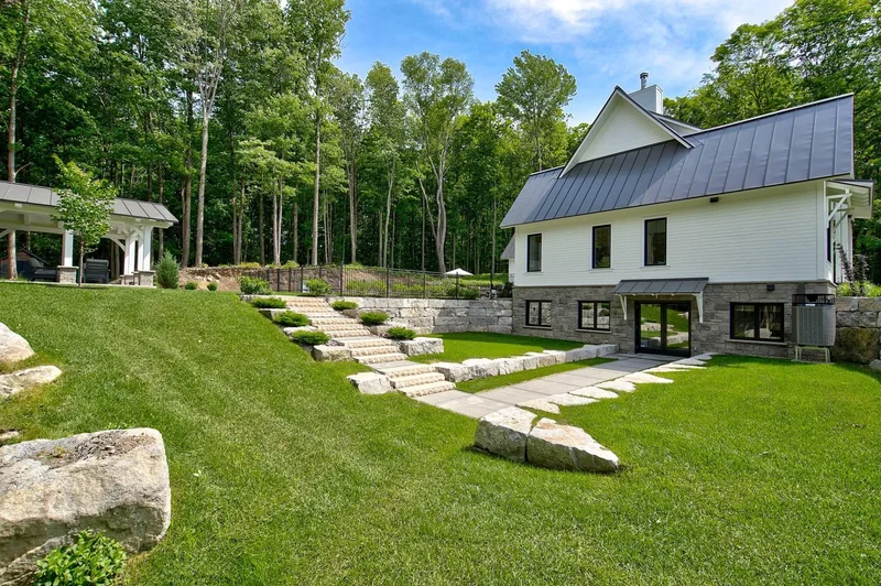 621 Ch. Miltimore, Bromont, Quebec, Canada. - Photo 25