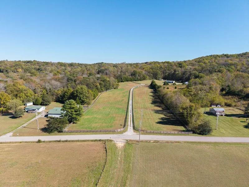 1833 Preacher Holt Rd, Mount Pleasant, Tennessee, United States. - Photo 13