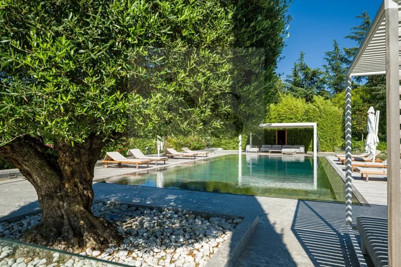 Aix-en-Provence, Provence-Alpes-Côte d'Azur, France. - Photo 18