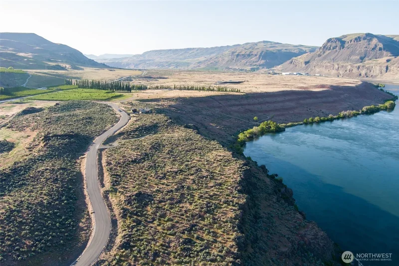 287 Ravenwing Lane, Malaga, Washington, United States. - Photo 20