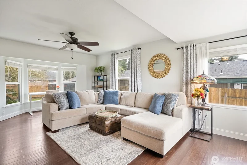 11 R Street SE, Auburn, Washington, United States. - Photo 3