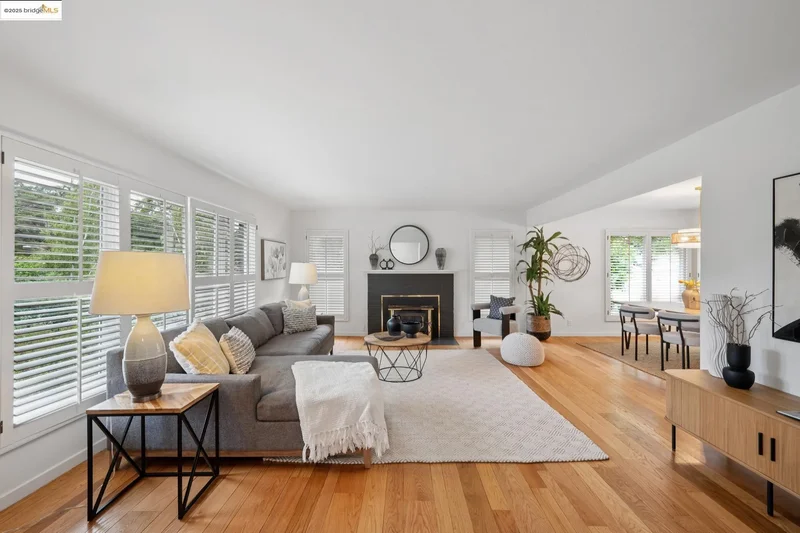 6141 Broadway Ter, Oakland, California, United States. - Photo 32