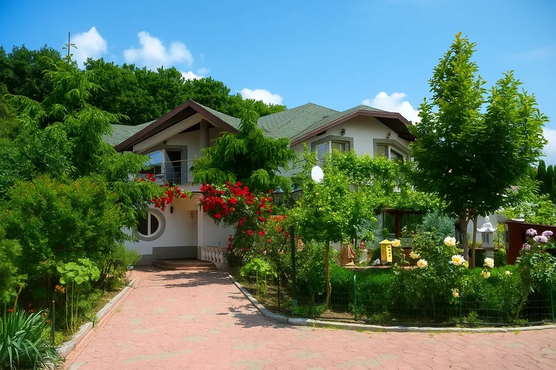 Villa for sale by the Forest | Private Pool & Garden | Bucharest
