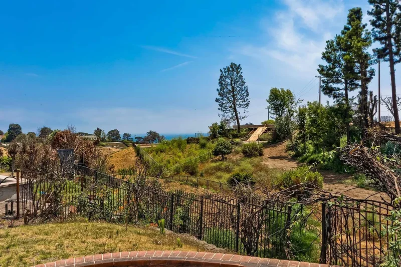 424 Lombard Avenue , Pacific Palisades, CA 90272, Los Angeles, California, United States. - Photo 7