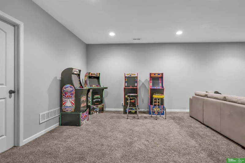 6011 S 193rd Street, Omaha, NE 68135, Omaha, Nebraska, United States. - Photo 36