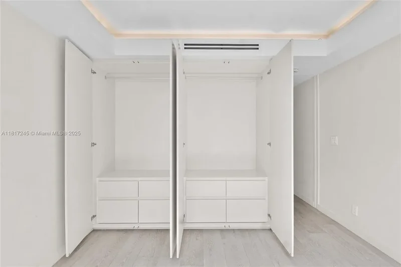 5700 Collins Ave 7A, Miami Beach, FL 33140, Miami Beach, Florida, United States. - Photo 12