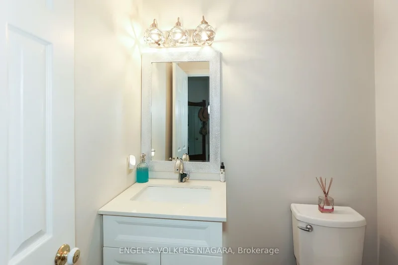 624 SIMCOE Street, Niagara-on-the-Lake, Ontario, Canada. - Photo 2