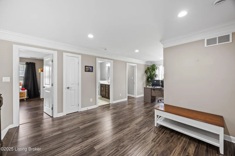 199 Crabapple Ln, Louisville, KY 40245, Watterson Park, Kentucky, United States. - Photo 44