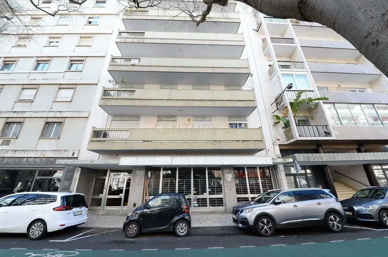 AV. Defensores de Chaves, Avenidas Novas, Lisbon, Portugal. - Photo 8