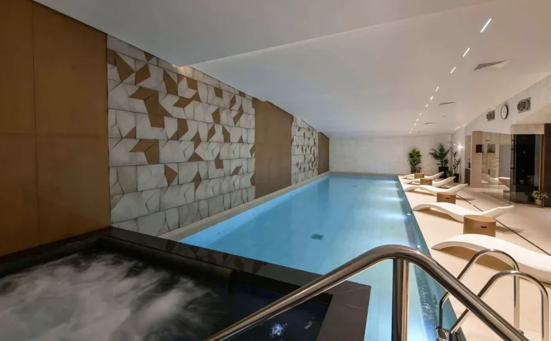 Radley House, Prince of Wales Drive, London, England, United Kingdom. - Photo 17