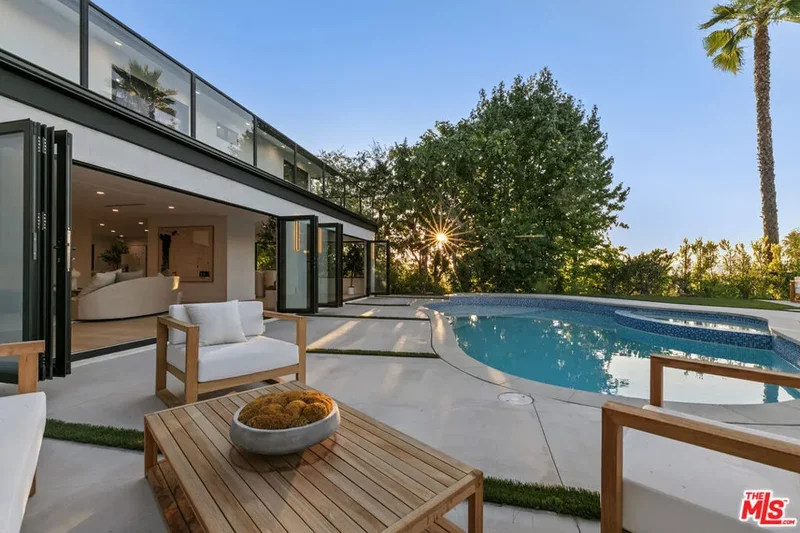 18101 Green Meadow Drive, Los Angeles, California, United States. - Photo 52