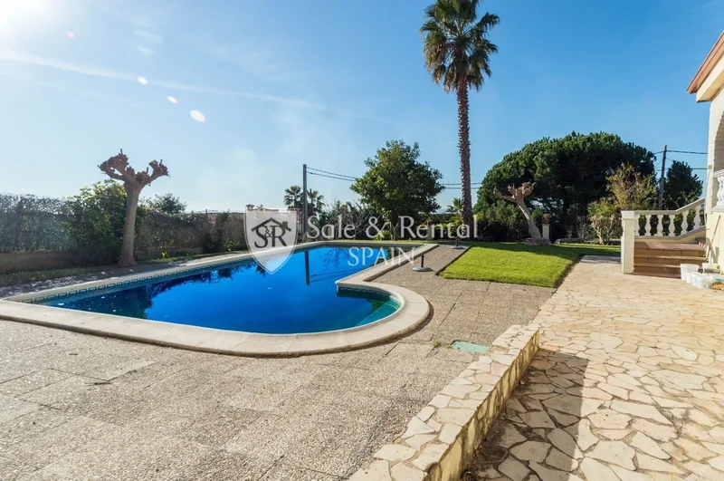 BEAUTIFUL HOUSE WITH BEAUTIFUL SEA VIEWS IN CALA CANYELLES, LLORET DE MAR