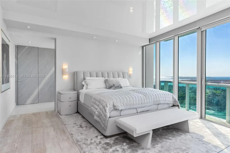 1000 S Pointe Dr 3501, Miami Beach, Florida, United States. - Photo 27