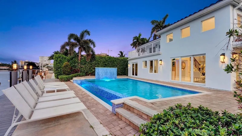 2593 SE 9 Street, Hillsboro Beach, Florida, United States. - Photo 72