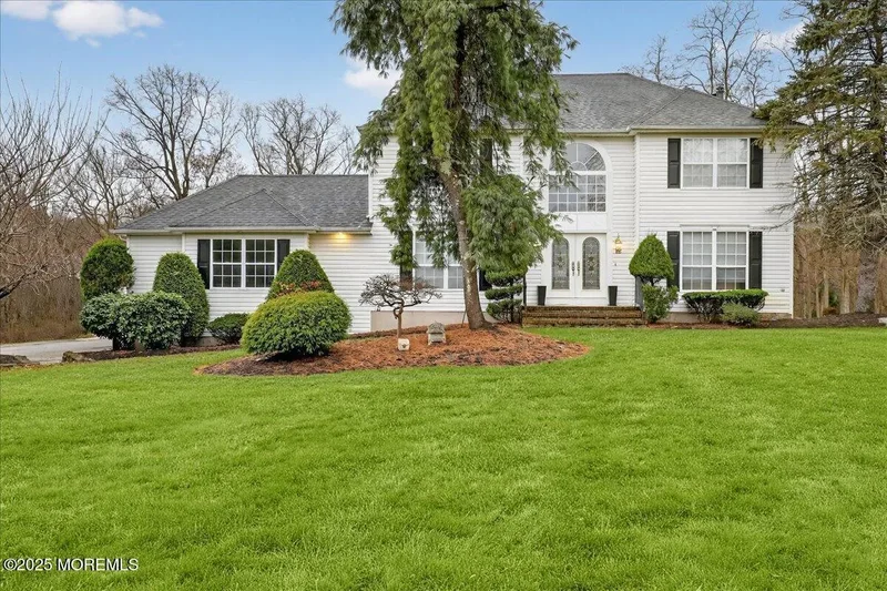 12 Tall Woods Drive, Manalapan Township, New Jersey, United States. - Photo 2