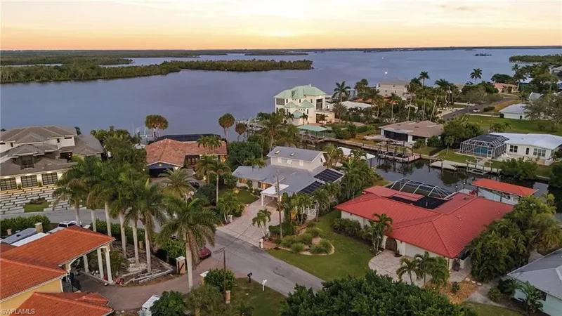 490 Randy LN, Fort Myers Beach, Florida, United States. - Photo 12