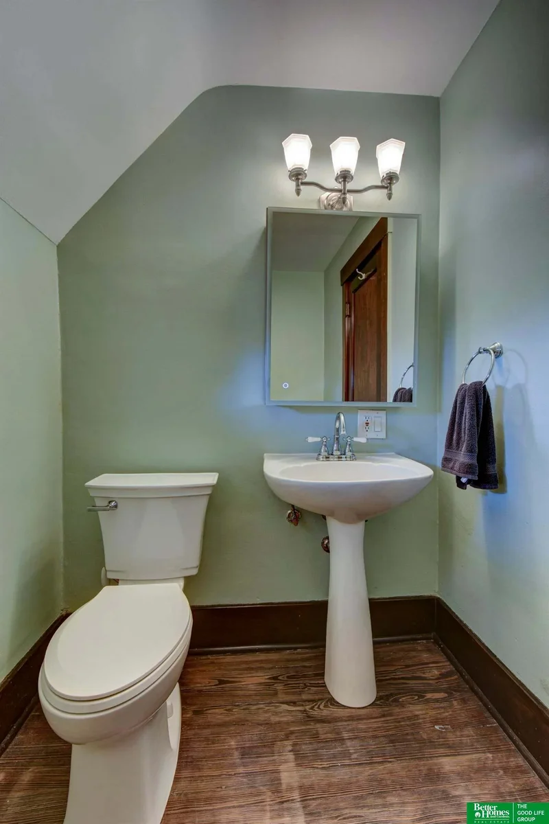 101 N 54 Street, Omaha, NE 68132, Omaha, Nebraska, United States. - Photo 5