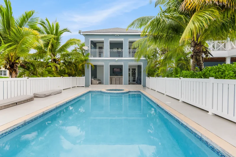 2 KINGFISHER ISLAND | SANDYPORT | NASSAU BAHAMAS