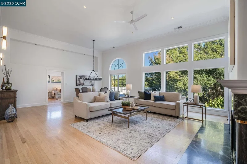 33 Altamount Drive, Orinda, California, United States. - Photo 23