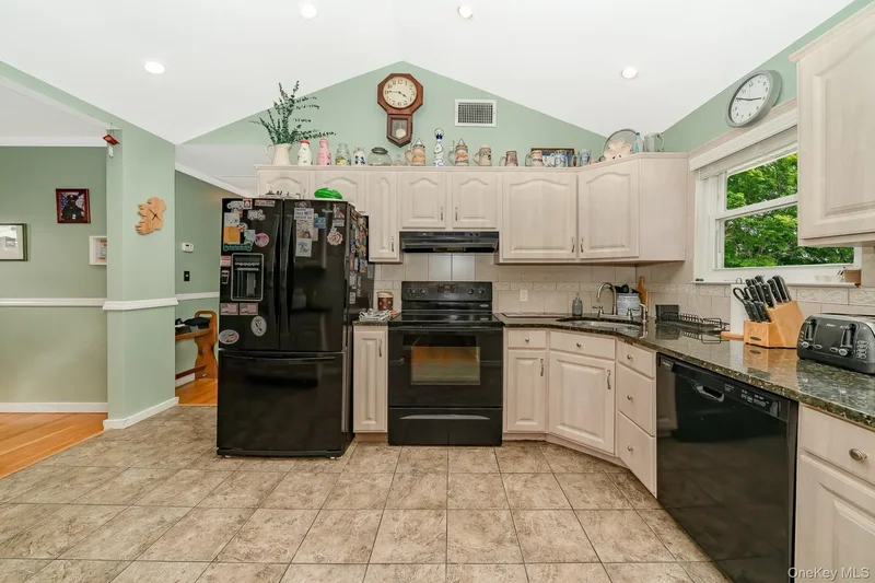 3663 Roanoke Street, Seaford, NY 11783, Seaford, New York, United States. - Photo 28