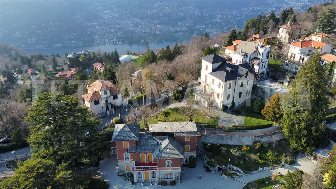 Brunate, Lombardy, Italy. - Photo 13