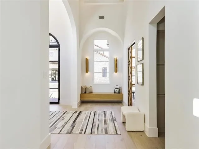 Gallery photo 2