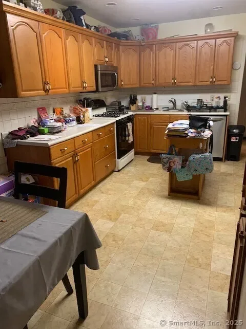 105 Fox Street, Bridgeport, Connecticut, United States. - Photo 13