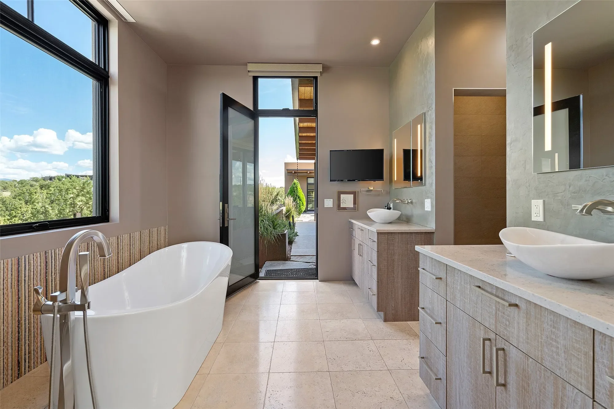 8 Camino Villenos, Santa Fe, NM 87506, Santa Fe, New Mexico, United States. - Photo 19