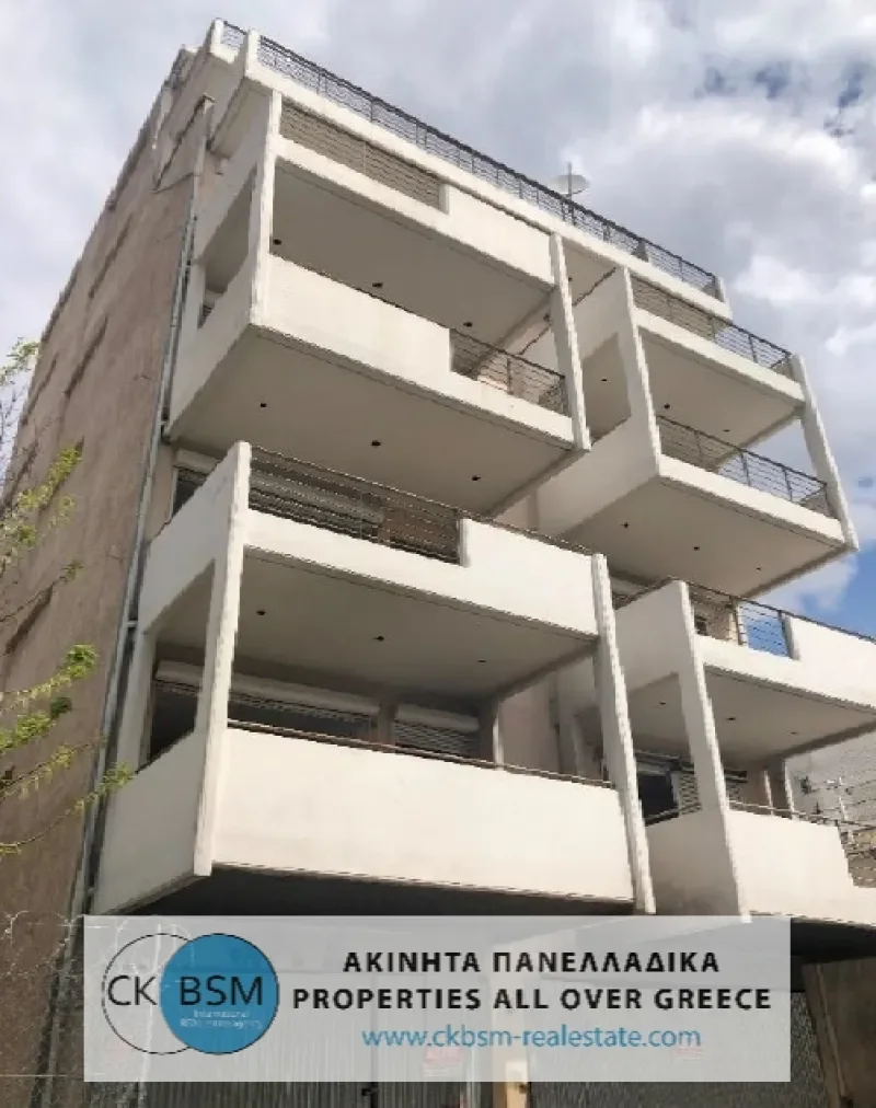 A six-floor eight residences semi-finished building in Sepolia