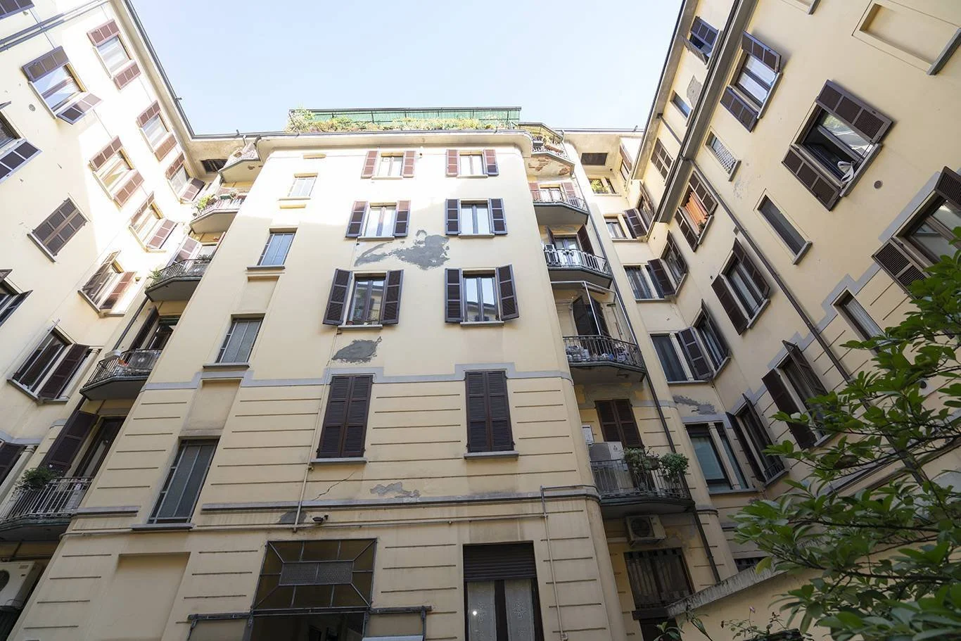 Exterior photo 9