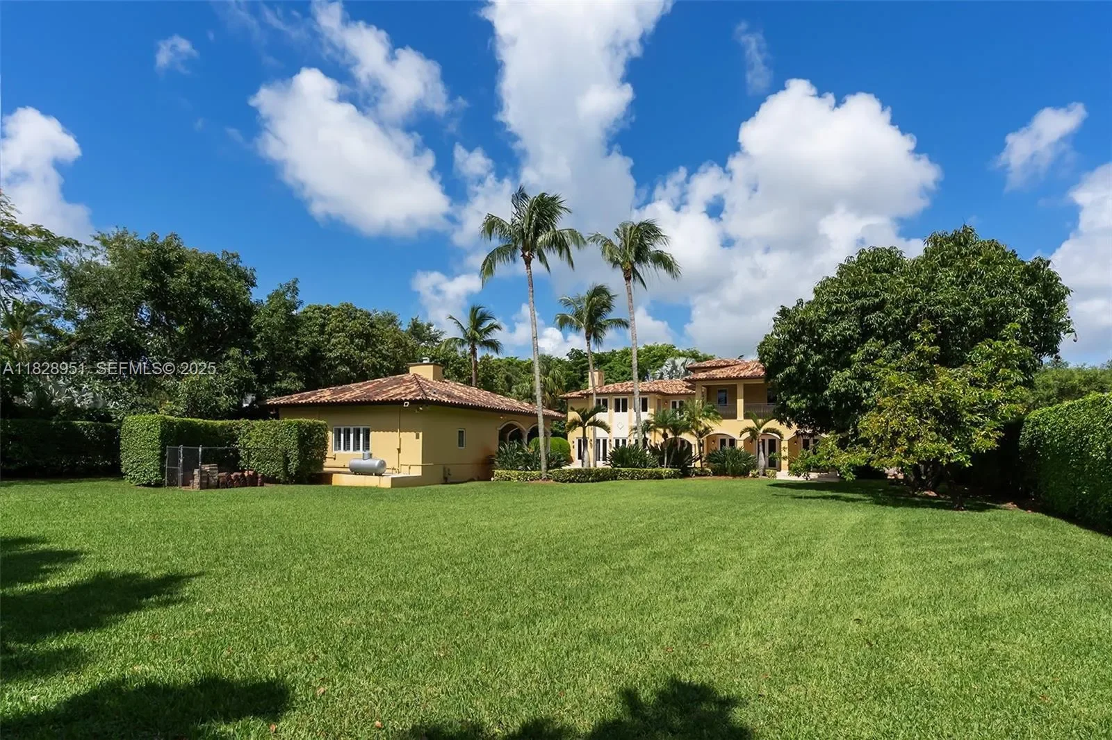 10851 SW 63rd Ave, Coral Gables, Florida, United States. - Photo 27