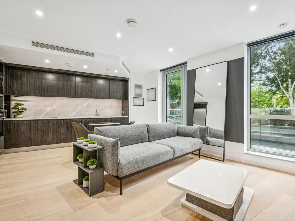 Biscayne Avenue, London, E14, London, England, United Kingdom. - Photo 1